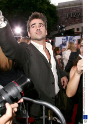 Колин Фаррелл (Colin Farrell) premiera "Miami Vice" in LA, 20.07.2006 "Rexfeatures" (112xHQ) WJXelmbm